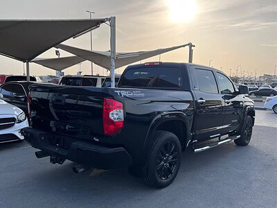 2017 Toyota Tundra Crewmax Limited 5.7 litre 8 Cylinder Engine Black Grey