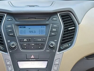 2016 Hyundai Santa Fe 4WD SUV Petrol GCC Specs White Beige