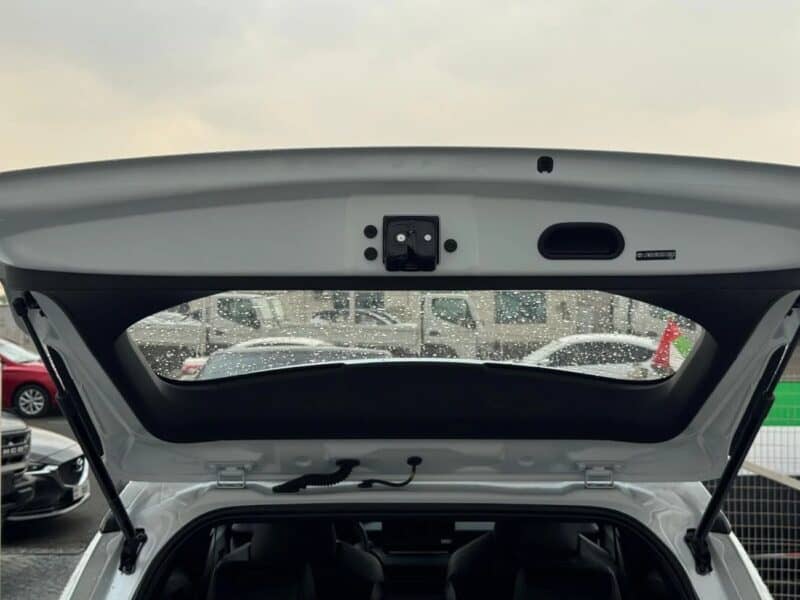 Toyota Corolla Cross Facelift 2.0L HEV FWD 2025 White Black