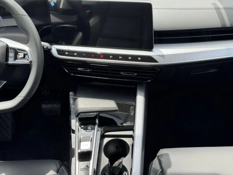 2024 MG One Standard 1.5L Petrol GCC Specs White Black