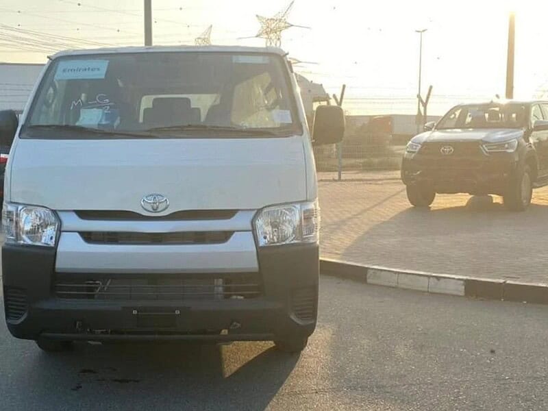 Toyota Hiace Standard Roof 15 Seater 2.5L Diesel RWD 2025 White Grey