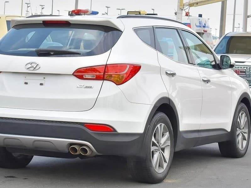 2016 Hyundai Santa Fe 4WD SUV Petrol GCC Specs White Beige