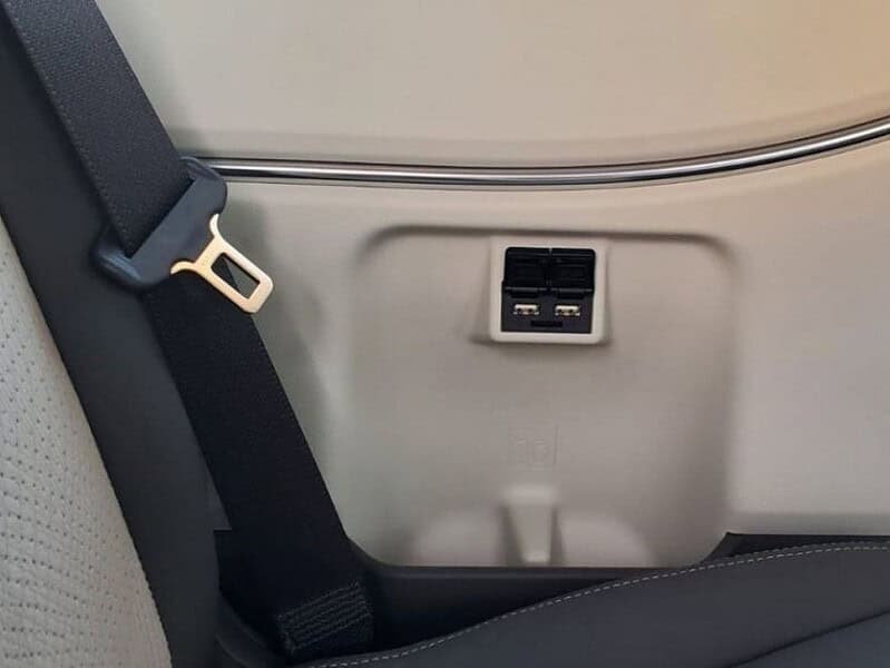 Toyota Hiace Commuter GL 2.8 litre MT Diesel 2026 White Grey