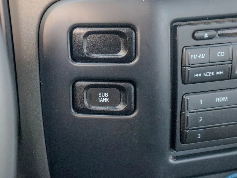 2020 Nissan Patrol Pickup Nissan Patrol 4.8L 6 Cylinder Engine White Grey