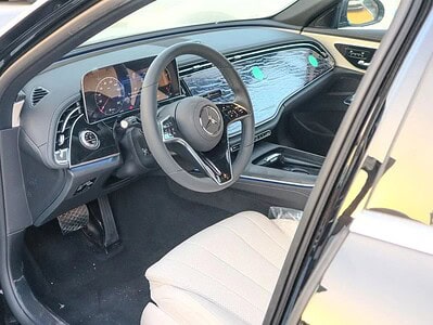 2025 Mercedes-Benz E200 2.0L Inline-4 Turbocharged Gasoline Black Beige