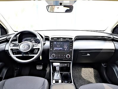 2022 Hyundai Tucson T-GDI Smart 4 Cylinder Engine GCC Specs White Black