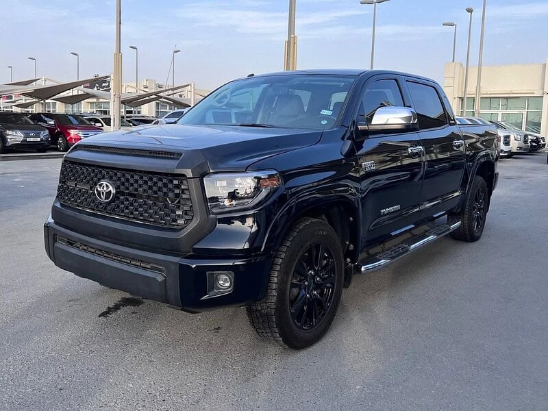 2017 Toyota Tundra Crewmax Limited 5.7 litre 8 Cylinder Engine Black Grey