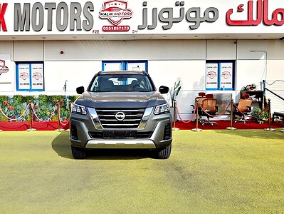 2022 Nissan Xterra SE 4 Cylinder Engine SUV GCC Specs Grey Beige