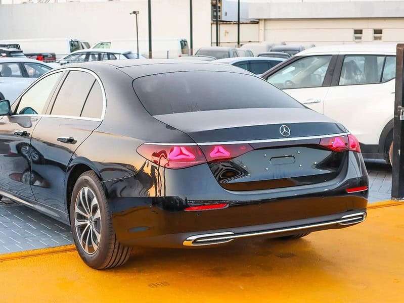 2025 Mercedes-Benz E200 2.0L Inline-4 Turbocharged Gasoline Black Beige