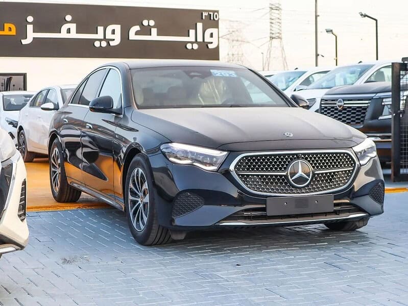 2025 Mercedes-Benz E200 2.0L Inline-4 Turbocharged Gasoline Black Beige