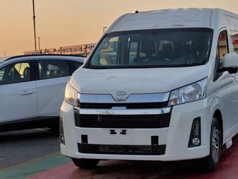 Toyota Hiace Commuter GL 2.8 litre MT Diesel 2026 White Grey