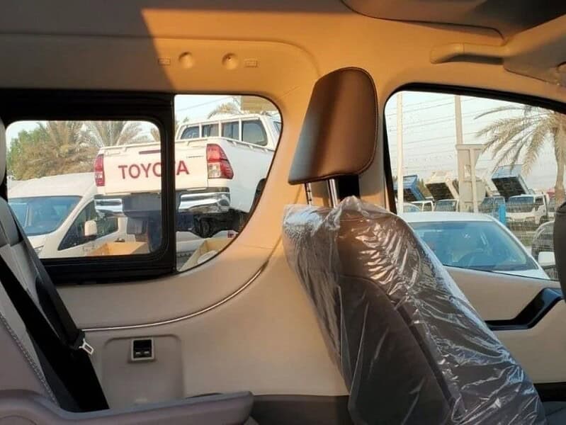 Toyota Hiace Commuter GL 2.8 litre MT Diesel 2026 White Grey