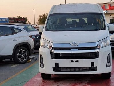 Toyota Hiace Commuter GL 2.8 litre MT Diesel 2026 White Grey