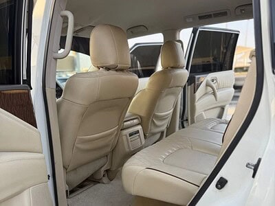2013 Nissan Patrol SE 4.0 litre 6 Cylinder Engine SUV White Beige