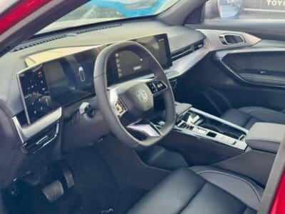 MG One Deluxe 1.5L Petrol FWD 2024 GCC Specs Red Black