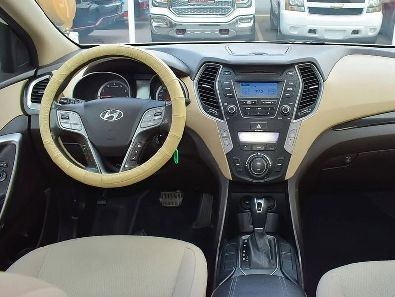 2016 Hyundai Santa Fe 4WD SUV Petrol GCC Specs White Beige