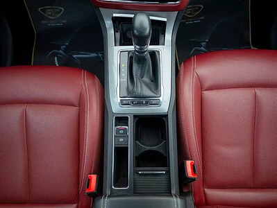 2022 MG RX5 Luxury 1.5 litre 4 Cylinder Engine GCC Specs Silver Brown