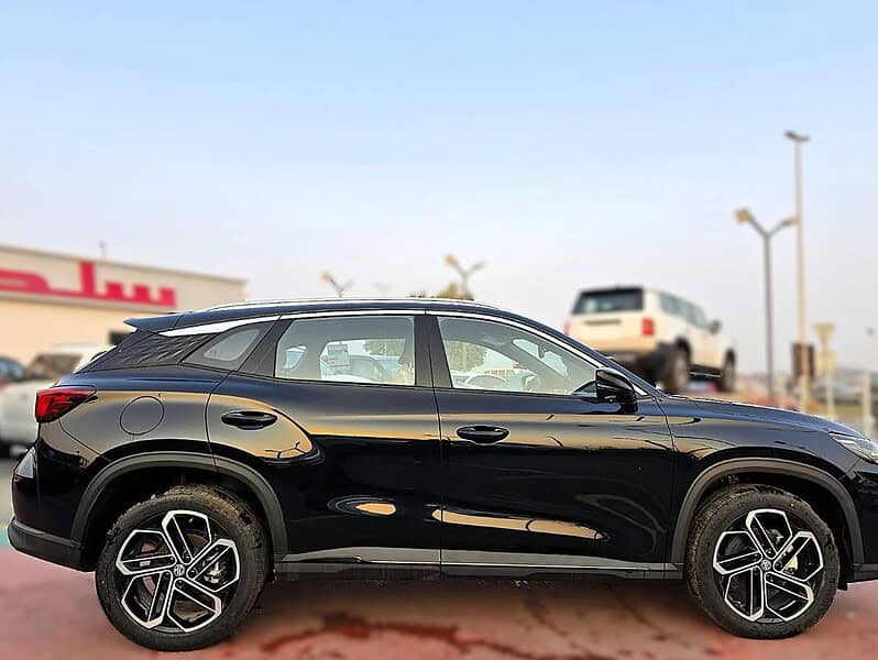 MG One MG One 1.5 LUX SUV FWD 5Doors Black Color 2024