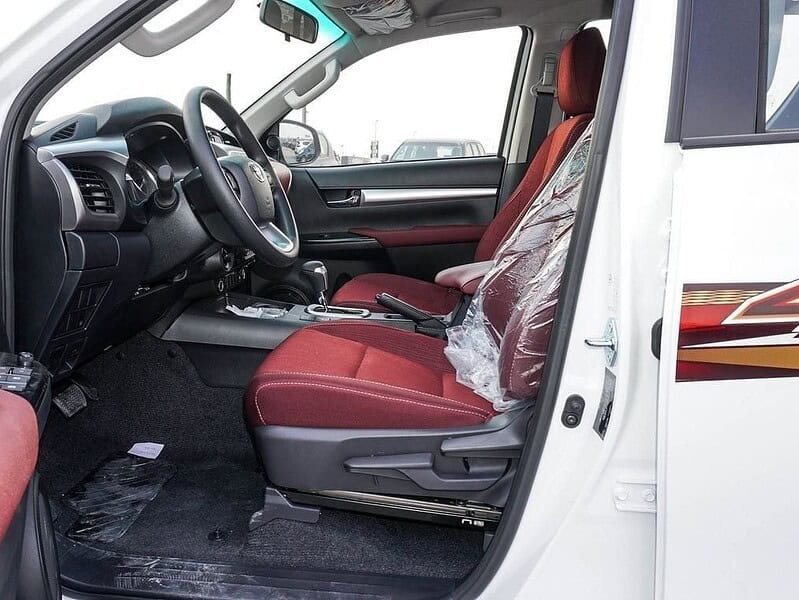 2025 Toyota Hilux GLX-S SR5 2.7L 4 Cylinder Engine GCC White Burgundy