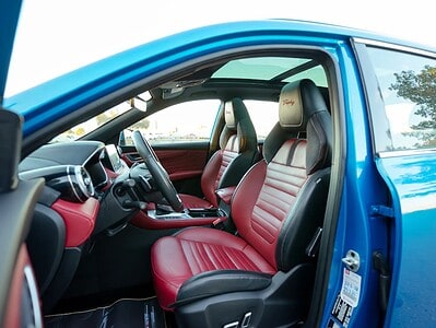 2021 MG HS Luxury 2.0L 4 Cylinder Engine GCC Specs Blue Red