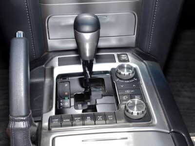 Toyota Land Cruiser VXR Grand Touring Four-Wheel Drive