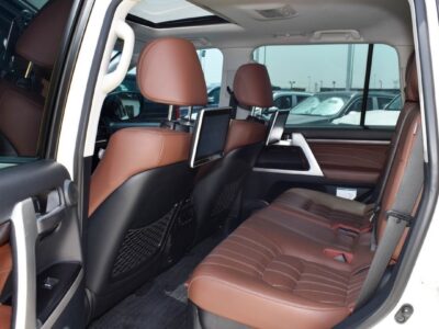 Toyota Land Cruiser VXR Grand Touring S 2020 Four-Wheel Drive