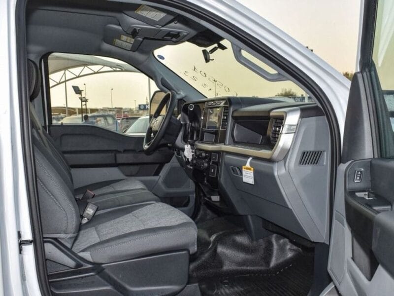 2024 Ford F550 XL Super Duty 6.7L V8 Turbo, 330 HP 4WD