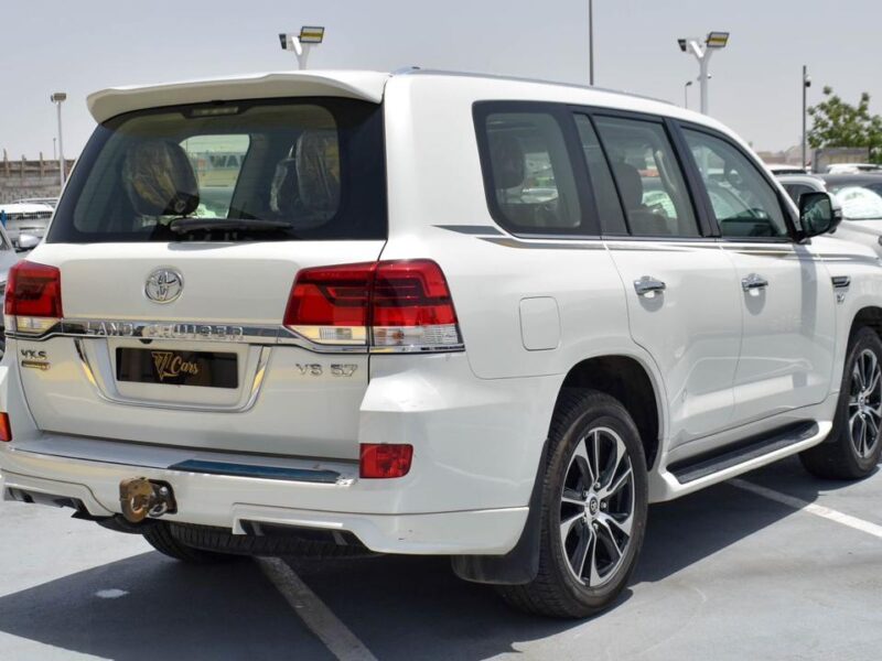 Toyota Land Cruiser VXR Grand Touring Four-Wheel Drive