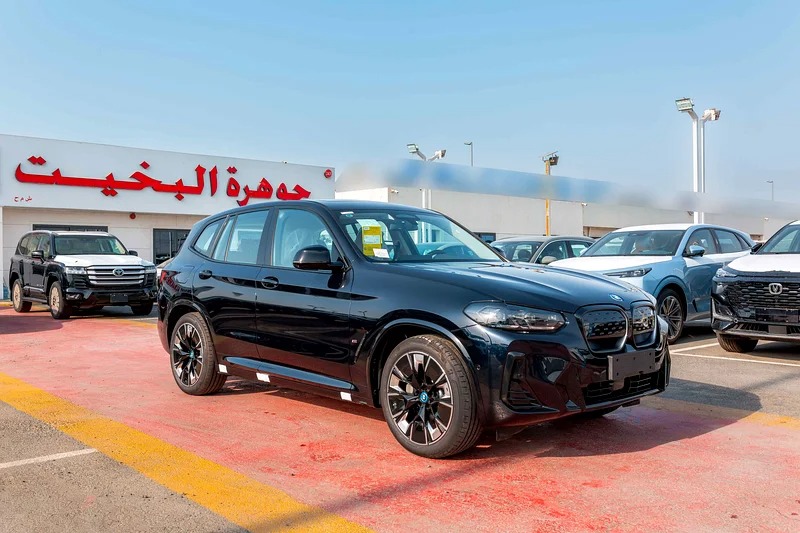 2025 BMW iX3 MSport Electric 80 - 90 kWh 450 - 550 KM Black Red