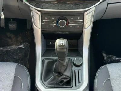 MG T60 T60 2.4L Petrol Manual DC 4WD 2025 White Black GCC