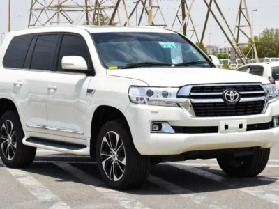 2018 Toyota Land Cruiser 4.5 litre 8 Cylinder Engine RHD White Black