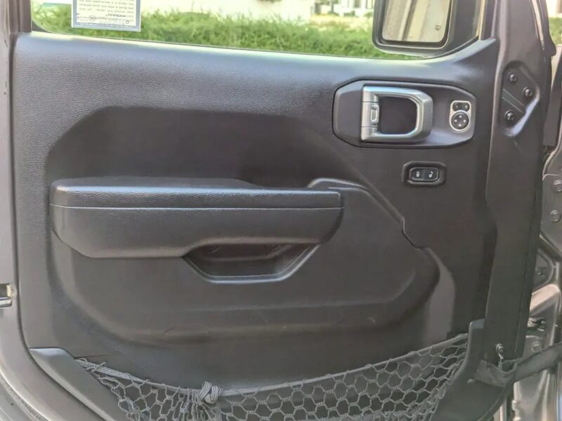 2020 Jeep Wrangler Unlimited Sahara 4X4 IN EXCELLENT CONDITION Grey Black