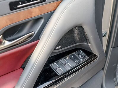 2025 Lexus LX 600 Signature 3.5 litre 6 Cylinder Engine Silver Red