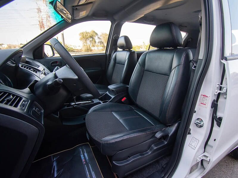 2020 CMC Z7 Standard 4 Cylinder Engine FWD GCC Specs White Black