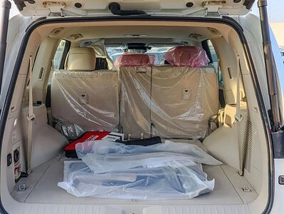 2025 Toyota Land Cruiser VXR 3.5L Twin-Turbo V6 GCC Specs White Beige