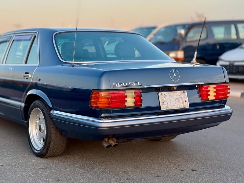 1989 Mercedes-Benz 560 SEL 5.6 liters V8 Engine Blue Black