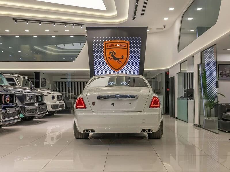 2010 Rolls-Royce Ghost GCC Specs Super Mint Condition White Red