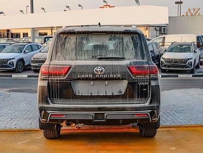 2025 Toyota Land Cruiser Toyota Land Cruiser 300 Series VXR 4.0L Black Beige