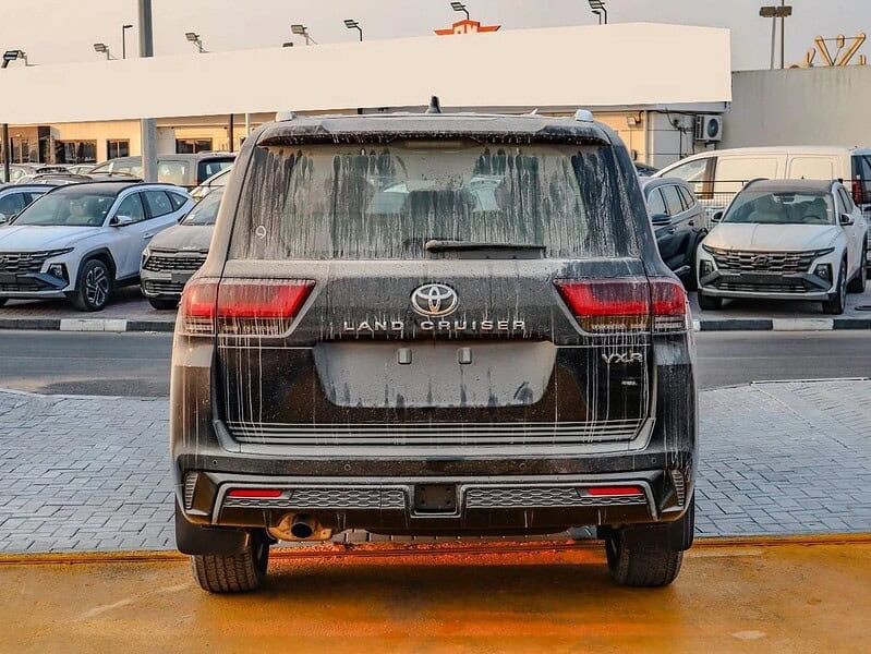 2025 Toyota Land Cruiser Toyota Land Cruiser 300 Series VXR 4.0L Black Beige