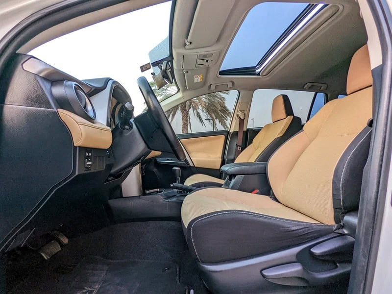 2016 Toyota Rav 4 GXR GCC Full Option SUV White Beige GCC Specs