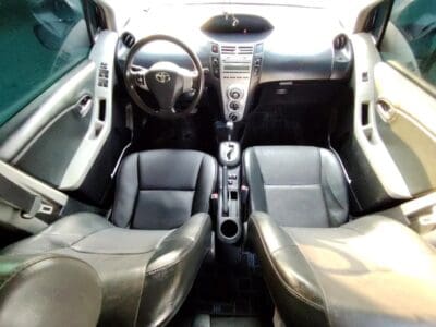 2008 Toyota Yaris MID Full New Condition Silver Black