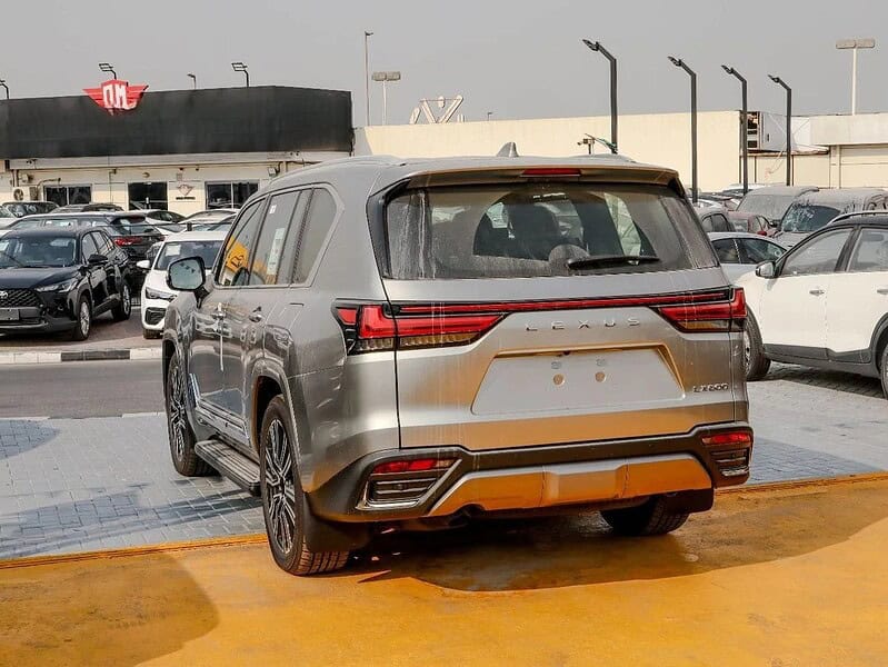 2025 Lexus LX 600 Signature 3.5 litre 6 Cylinder Engine Silver Red