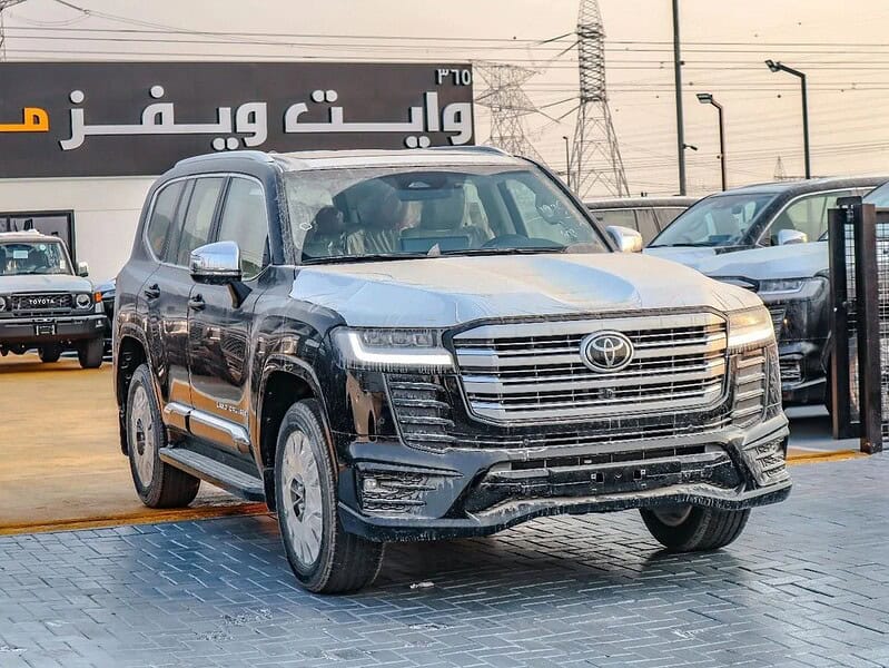 2025 Toyota Land Cruiser Toyota Land Cruiser 300 Series VXR 4.0L Black Beige