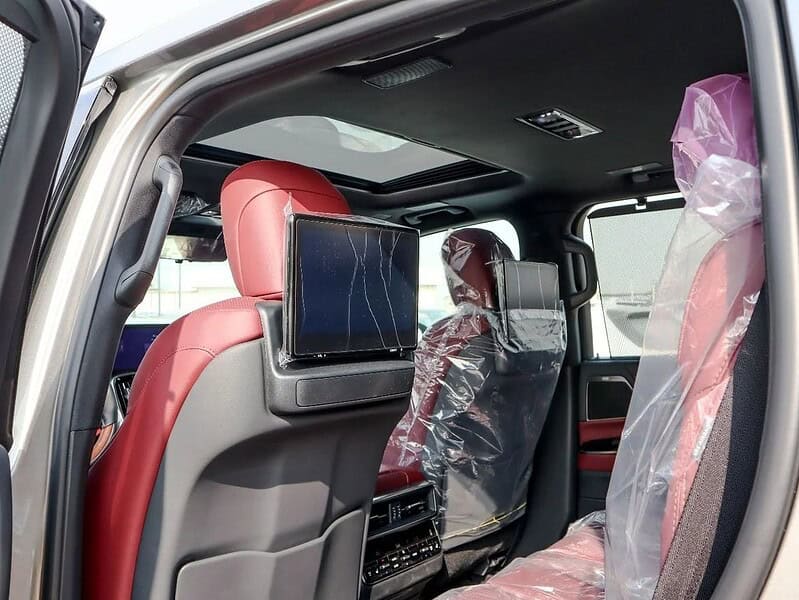 2025 Lexus LX 600 Signature 3.5 litre 6 Cylinder Engine Silver Red