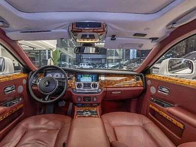 2010 Rolls-Royce Ghost GCC Specs Super Mint Condition White Red