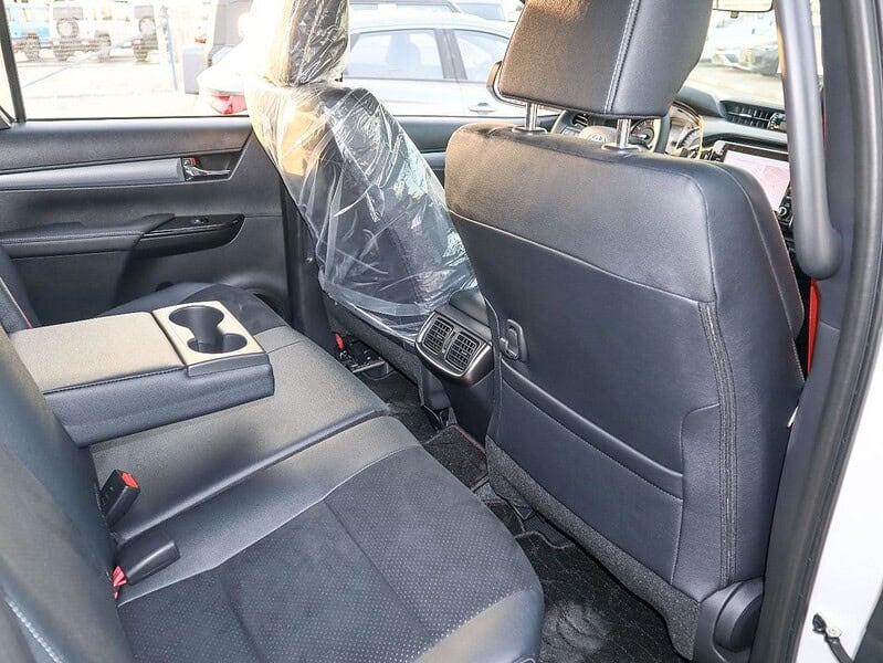 2025 Toyota Hilux GR Sport 4.0L Toyota Hilux GR GCC Specs White Black