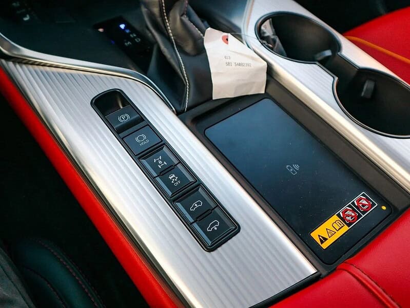 Lexus LX 600 F-Sport 3.5L 2025 Lexus LX 600 F-Sport Silver Red GCC Specs