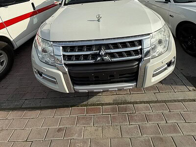 2016 Mitsubishi Pajero Std 3.5L 6 Cylinder Engine GCC Specs White Beige