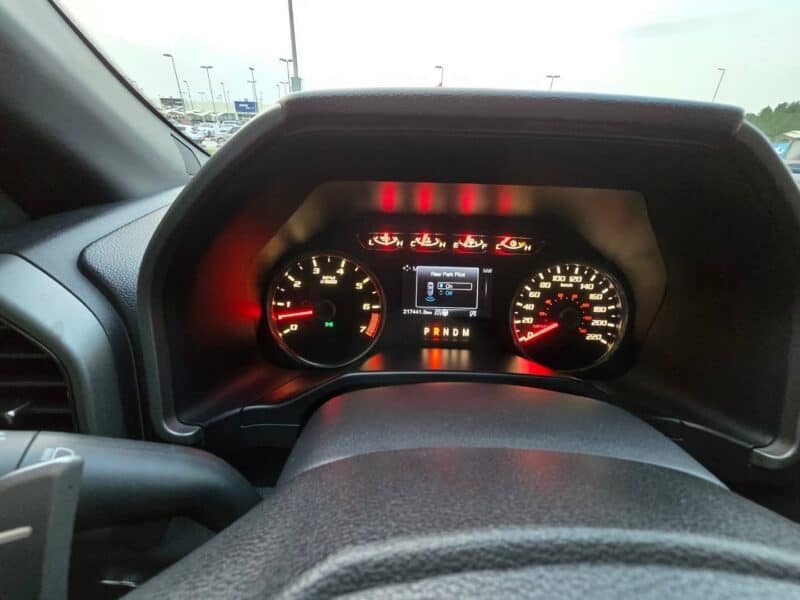 2017 Ford F-150 Raptor 3.5-liter twin-turbo V6 White Grey Good Condition