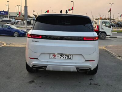 2025 Land Rover Range Rover Sport 3.0-liter turbocharged inline-six Cylinder White